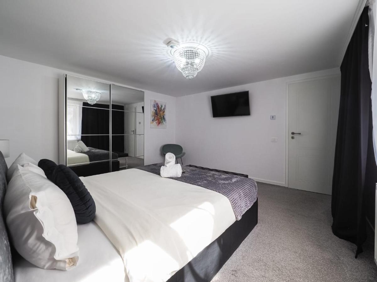 For You Apartments Gold & Silver Sibiu Exterior photo